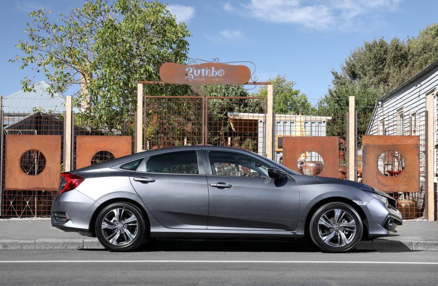  Honda Civic VTi-LX Sedan (FC) 2019 года  (AU) (фото 14 из 28)